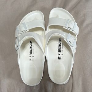 Women’s 39 white Birkenstock sandal